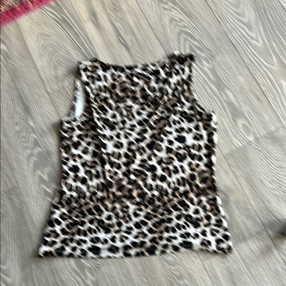Leopard Print Sleeveless Top - Picture 6 of 6